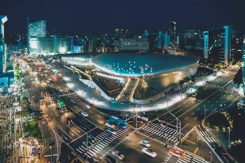 Modern architecture meets a century-old market